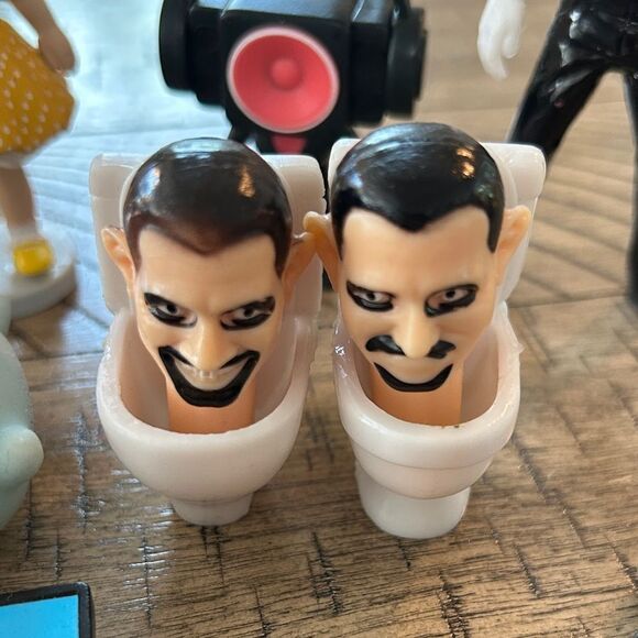 YouTube Figures Skibiti, LankyBox, Siren🚨Heads &Gabby’s Playhouse - Picture 13 of 17